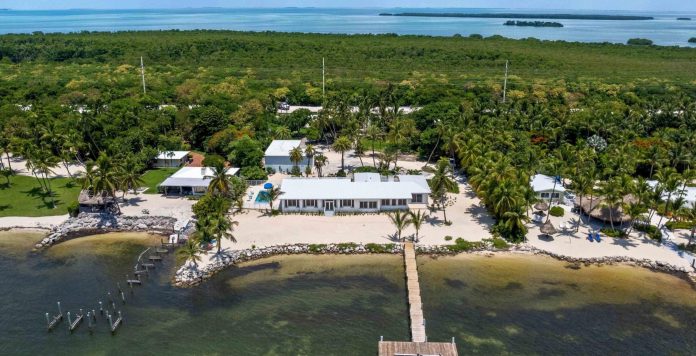 8201 Overseas Highway